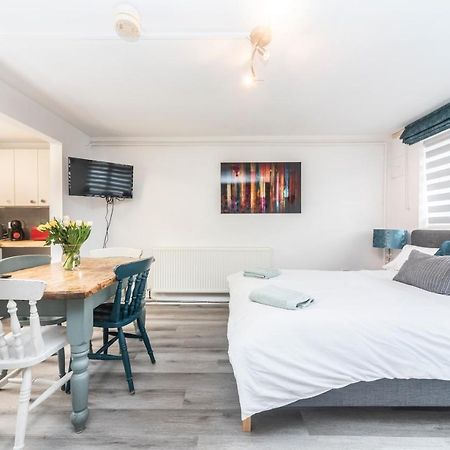 10 Boutique Studio Apartment Near Tube - Quiet Location Little Missenden Dış mekan fotoğraf