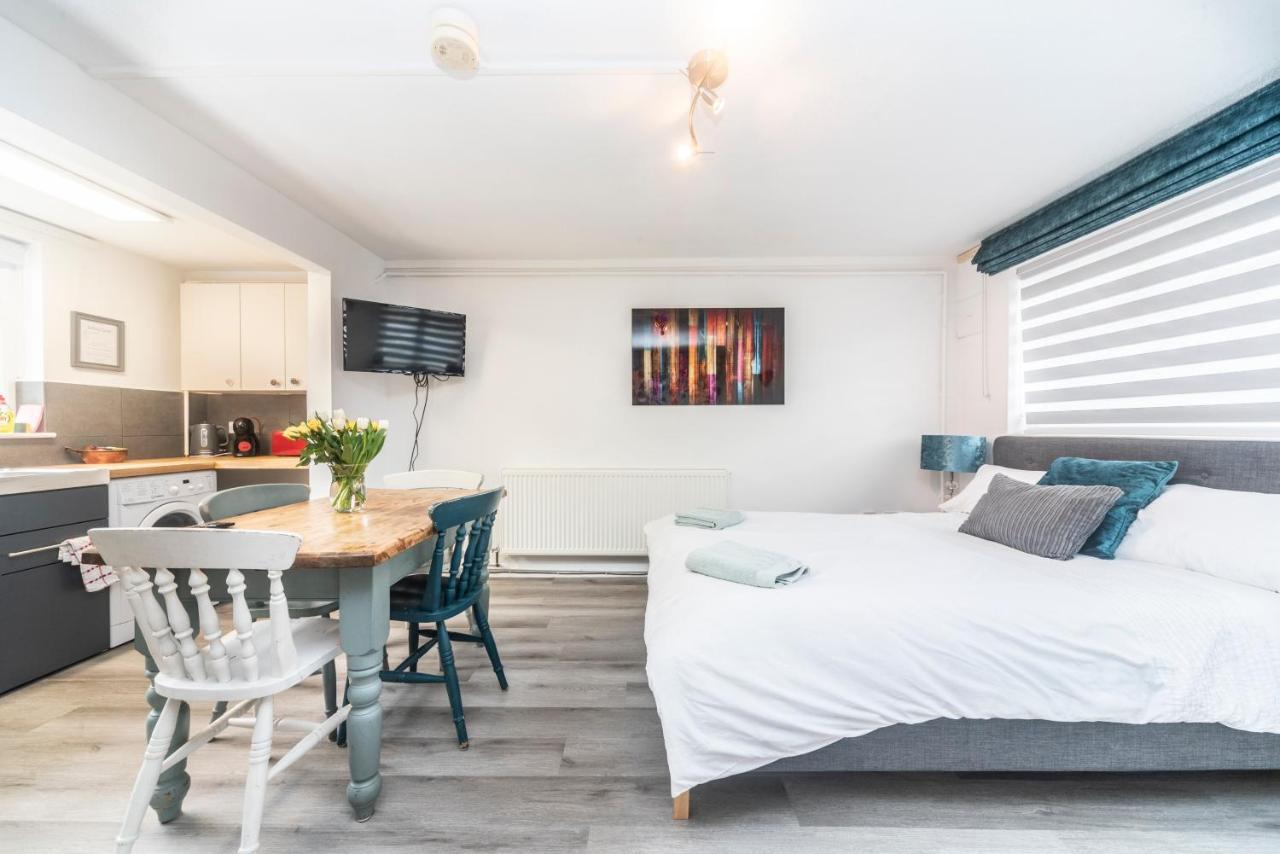 10 Boutique Studio Apartment Near Tube - Quiet Location Little Missenden Dış mekan fotoğraf